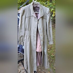 J. Gallery Women's Vintage Tan Trench Coat With Removable Liner